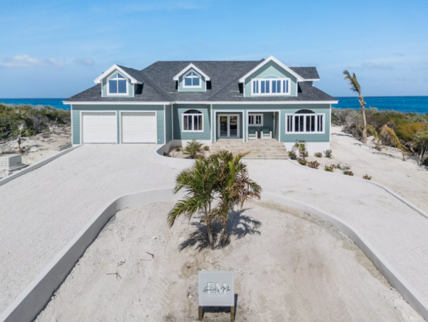 Luxury Oceanfront Villa in Exuma - Ideal for Families and Groups